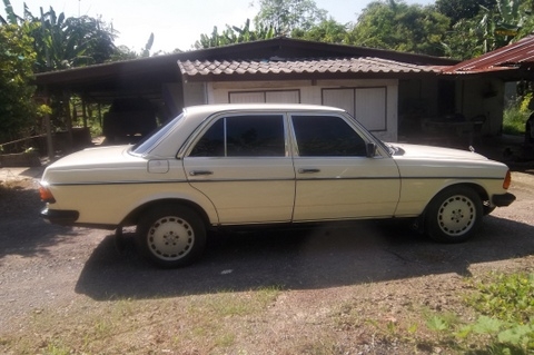 ขายรถเบนซ์ 300D ปี2531 เครื่องเดิมดีเซล เกียร์ออโตพวงมาลัยเพาเวอร์