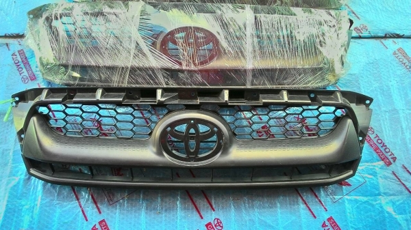 กระจังหน้า FORTUNER 2014 ของแท้ถอดสภาพสวย