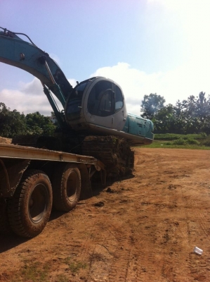 สิบล้อ HINO KT929 บรรทุกแบคโฮ 200 ได้ บรรทุก รถเกี่ยวข้าวได้ดี มีบันไดทางขึ้น รถสวยมีทะเบียนครบ