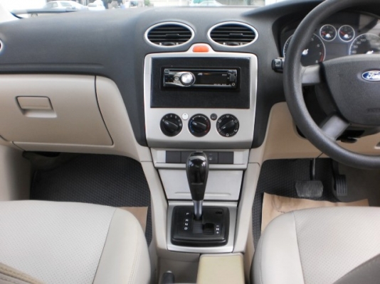 FORD FOCUS1.8 ปี06 สีขาวเดิม รถมือเดียว