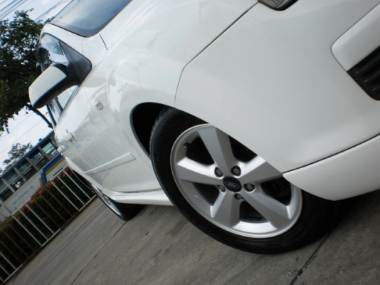 FORD FOCUS1.8 ปี06 สีขาวเดิม รถมือเดียว FORD FOCUS1.8 ปี06 สีขาวเดิม รถมือเดียว