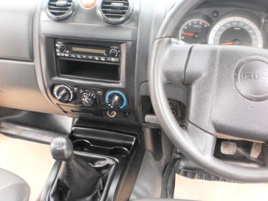 ISUZU D-MAX POWER 2.5 SPARK EX SX 2010 ISUZU D-MAX POWER 2.5 SPARK EX SX 2010