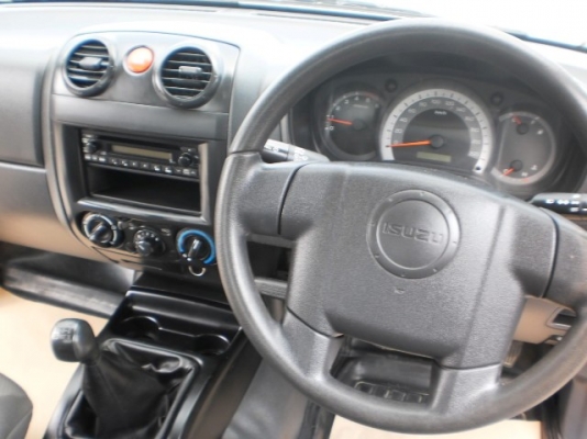 ISUZU D-MAX POWER 2.5 SPARK EX SX 2010 ISUZU D-MAX POWER 2.5 SPARK EX SX 2010