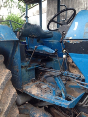 ขายรถไถ2เพลา FORD NEWHOLLAND 6640 เครื่อง 90 แรงม้า สภาพสวย สนใจโทร 081-970-1072