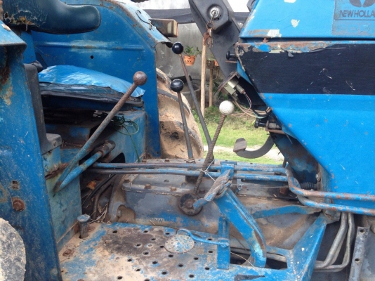 ขายรถไถ2เพลา FORD NEWHOLLAND 6640 เครื่อง 90 แรงม้า สภาพสวย สนใจโทร 081-970-1072