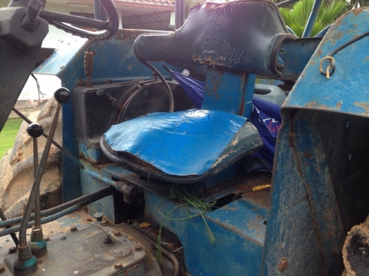 ขายรถไถ2เพลา FORD NEWHOLLAND 6640 เครื่อง 90 แรงม้า สภาพสวย สนใจโทร 081-970-1072