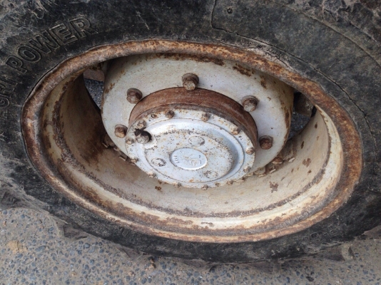 ขายรถไถ2เพลา FORD NEWHOLLAND 6640 เครื่อง 90 แรงม้า สภาพสวย สนใจโทร 081-970-1072