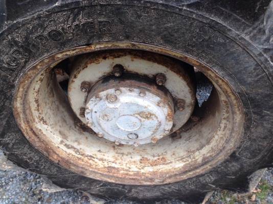 ขายรถไถ2เพลา FORD NEWHOLLAND 6640 เครื่อง 90 แรงม้า สภาพสวย สนใจโทร 081-970-1072