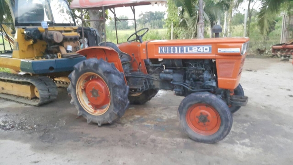 KUBOTA L240D