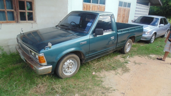 กระบะดัสสัน720 สี่ขอ กระบะดัสสัน720 สี่ขอ