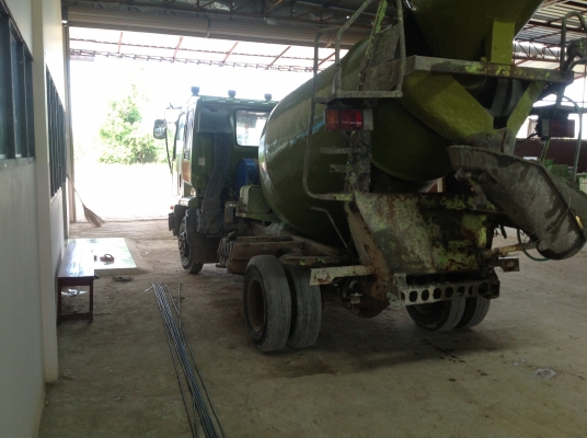 ขายผ่อน รถโม่ปูน ทะเบียนพร้อมโอน 195 แรงม้า  โม่ 2.5 คิว