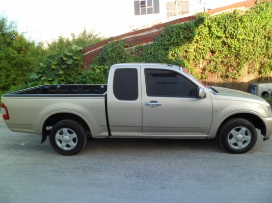 อีซูซู ดีแม็กซ์ รุ่น SX สีบรอซ์ทอง ปี 2006 เครื่อง 2500 CC ดีเซล