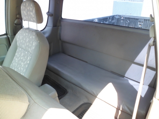 อีซูซู ดีแม็กซ์ รุ่น SX สีบรอซ์ทอง ปี 2006 เครื่อง 2500 CC ดีเซล