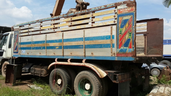 ขาย10ล้อฺฮีโน่ สิงไฮเทค FM3H 2เพลา ดั๊ม เบรคจิฟฟี่ พวงมาลัยพาวเวอร์ วางเครื่องใหม่ HO6C เทอร์โบ อินเตอร์ เกียร์คูลเล่อร์ ไว้สำหรับลากลูก 200 กว่าแรงม้า เครื่องเดิม HO7D ยังอยู่ เลือกเอาตัวเครื่องไหนก็ได้ 1 ตัวในราคานี้ อยู่ระหว่างเก็บหน้าตาให้สวย