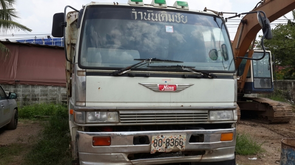 ขาย10ล้อฺฮีโน่ สิงไฮเทค FM3H 2เพลา ดั๊ม เบรคจิฟฟี่ พวงมาลัยพาวเวอร์ วางเครื่องใหม่ HO6C เทอร์โบ อินเตอร์ เกียร์คูลเล่อร์ ไว้สำหรับลากลูก 200 กว่าแรงม้า เครื่องเดิม HO7D ยังอยู่ เลือกเอาตัวเครื่องไหนก็ได้ 1 ตัวในราคานี้ อยู่ระหว่างเก็บหน้าตาให้สวย