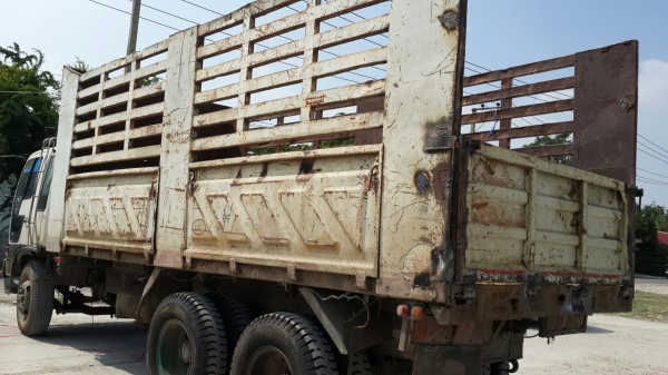 ขาย10ล้อฮีโน่ สิงไฮเทค FL3H ดั๊ม1 เพลา เบรคจิฟฟี่ พวงมาลัยพาวเวอร์ เครื่องHO7D 195แรงม้า หน้าตาอยู่ระหว่างการจัดรูปทรงให้สวยงาม