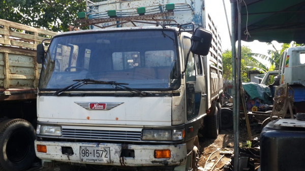 ขาย10ล้อฮีโน่ สิงไฮเทค FL3H ดั๊ม1 เพลา เบรคจิฟฟี่ พวงมาลัยพาวเวอร์ เครื่องHO7D 195แรงม้า หน้าตาอยู่ระหว่างการจัดรูปทรงให้สวยงาม