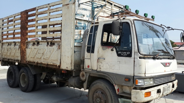 ขาย10ล้อฮีโน่ สิงไฮเทค FL3H ดั๊ม1 เพลา เบรคจิฟฟี่ พวงมาลัยพาวเวอร์ เครื่องHO7D 195แรงม้า หน้าตาอยู่ระหว่างการจัดรูปทรงให้สวยงาม