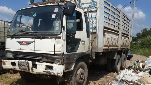 ขาย10ล้อฮีโน่ สิงไฮเทค FL3H ดั๊ม1 เพลา เบรคจิฟฟี่ พวงมาลัยพาวเวอร์ เครื่องHO7D 195แรงม้า หน้าตาอยู่ระหว่างการจัดรูปทรงให้สวยงาม