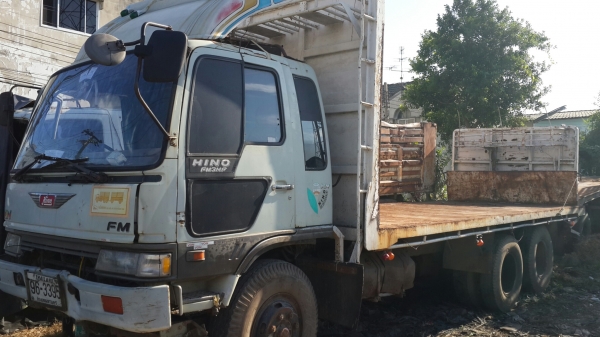 ขาย10 ล้อฮีโน่ สิงไฮเทค FM3Hพื้นเรียบ 2 เพลา แม่ลูก เบรคจิฟฟี่ พวงมาลัยพาวเวอร์ อยู่ระหว่างเก็บหน้าตาให้สวยงาม