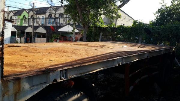 ขาย10ล้อฮีโน่ สิงไฮเทค1เพลา ยาว7 เมตร เบรคจิฟฟี่ พวงมาลัยพาวเวอร์ หน้าตาอยู่ระหว่างจัดรูปทรงให้สวยงาม