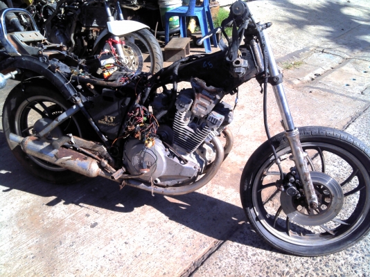 ขายซาก YAMAHA SX 250    สภาพตามรูปมีหน้าเล่มครับ    9500