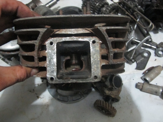 ขายเครื่อง DT 125 เครื่องกดลง  ราคา 2000 พร้อมส่งด่วน!!!