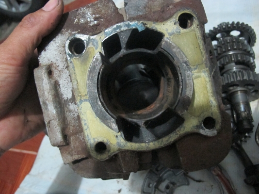 ขายเครื่อง DT 125 เครื่องกดลง  ราคา 2000 พร้อมส่งด่วน!!!