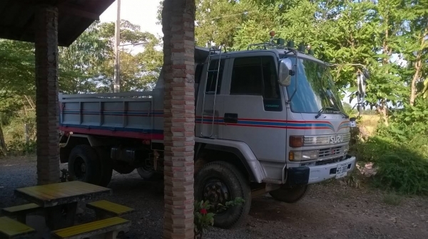 ขาย 6 ล้อดั้ม ยาง 900 เครื่อง 6BF1 185 แรงม้า เฟืองท้ายใหญ่ ดั้มต่อใหม่ เบรคทิฟฟี่  เพาวเวอร์ แอร์เย็น ทะเบียนพร้อมครับ