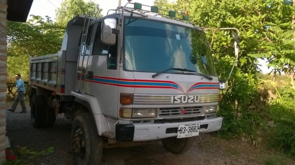 ขาย 6 ล้อดั้ม ยาง 900 เครื่อง 6BF1 185 แรงม้า เฟืองท้ายใหญ่ ดั้มต่อใหม่ เบรคทิฟฟี่  เพาวเวอร์ แอร์เย็น ทะเบียนพร้อมครับ