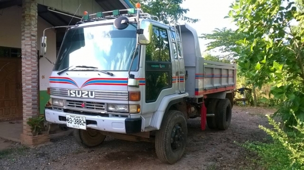 ขาย 6 ล้อดั้ม ยาง 900 เครื่อง 6BF1 185 แรงม้า เฟืองท้ายใหญ่ ดั้มต่อใหม่ เบรคทิฟฟี่  เพาวเวอร์ แอร์เย็น ทะเบียนพร้อมครับ