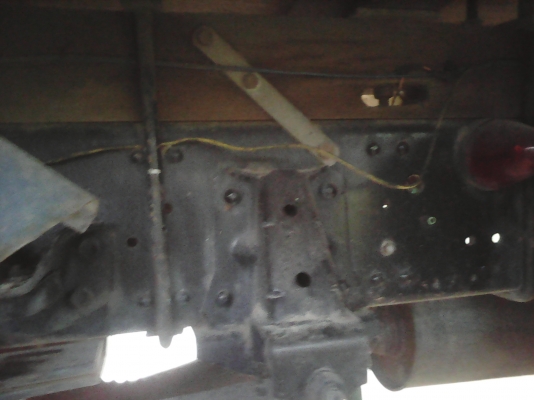 หกล้อ อีซูซุ NQR 115 แรง(รถหัางรุ่นพิเศษคัสซีใหญ่)รถสภาพดีพร้อมลุย เอกสารพร้อมโอน