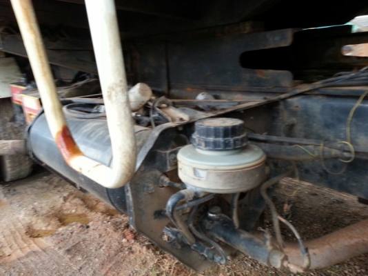 รถฮีโน่ 10 ล้อดั้ม 320 แรงม้า. ปี 49  สนใจติดต่อ 081 - 6079515