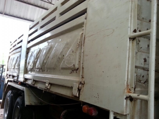 รถฮีโน่ 10 ล้อดั้ม 320 แรงม้า. ปี 49  สนใจติดต่อ 081 - 6079515