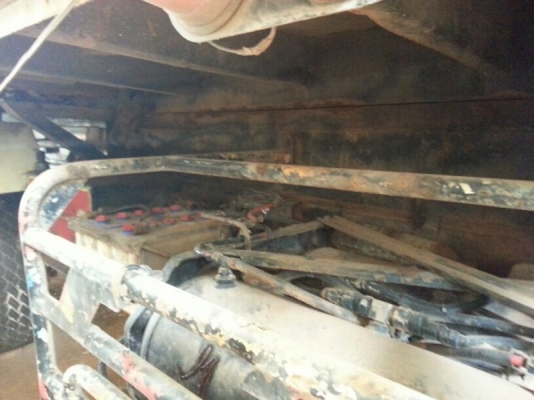 รถฮีโน่ 10 ล้อดั้ม 320 แรงม้า. ปี 49  สนใจติดต่อ 081 - 6079515