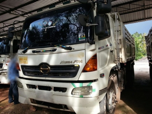 รถฮีโน่ 10 ล้อดั้ม 320 แรงม้า. ปี 49  สนใจติดต่อ 081 - 6079515