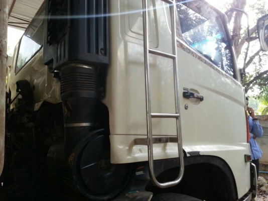 รถฮีโน่ 10 ล้อดั้ม 320 แรงม้า. ปี 49 สนใจติดต่อ 081 - 6079515 รถฮีโน่ 10 ล้อดั้ม 320 แรงม้า. ปี 49 สนใจติดต่อ 081 - 6079515