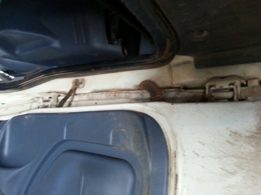 รถฮีโน่ 10 ล้อดั้ม 320 แรงม้า. ปี 49  สนใจติดต่อ 081 - 6079515