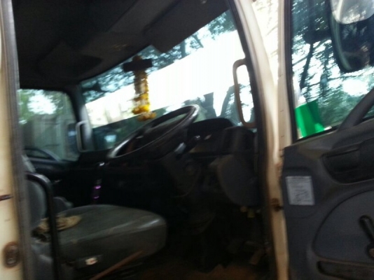 รถฮีโน่ 10 ล้อดั้ม 320 แรงม้า. ปี 49  สนใจติดต่อ 081 - 6079515