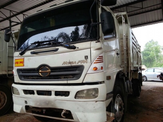 รถฮีโน่ 10 ล้อดั้ม 320 แรงม้า. ปี 49  สนใจติดต่อ 081 - 6079515