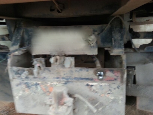 รถฮีโน่ 10 ล้อดั้ม 320 แรงม้า. ปี 49  สนใจติดต่อ 081 - 6079515