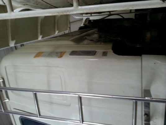 รถฮีโน่ 10 ล้อดั้ม 320 แรงม้า. ปี 49  สนใจติดต่อ 081 - 6079515