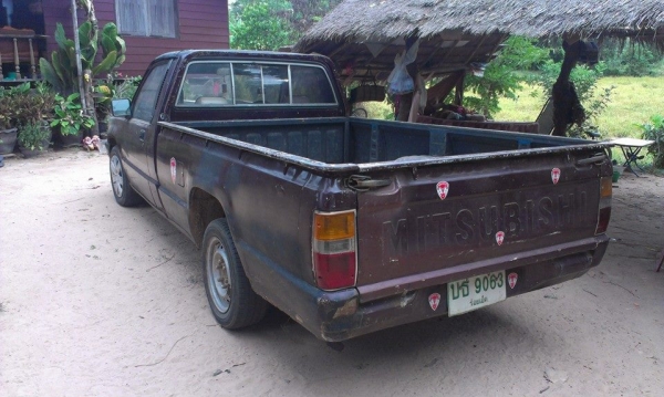 L200 ไซโคลน2.5 รถแรงดีมากเหมาะกับบรรทุกเข้าไร่เข้าสวน