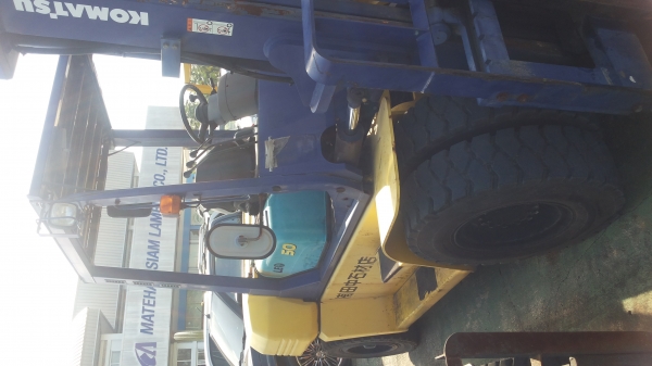 ขายรถ komatsu ขนาด  5 ตัน รุ่น 7 เครื่องยนต์ดีเซล