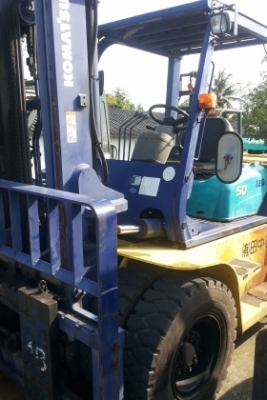 ขายรถ komatsu ขนาด  5 ตัน รุ่น 7 เครื่องยนต์ดีเซล