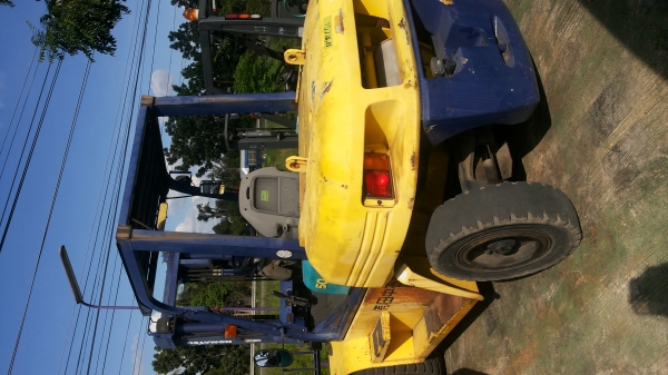 ขายรถ komatsu ขนาด  5 ตัน รุ่น 7 เครื่องยนต์ดีเซล