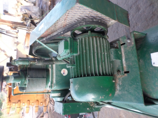 ขายปั๊มลม แชมเปี้ยน จาก USA ขนาด 300 ลิตร มอเตอร์ 5 แรงม้า ไฟ 380 โวลท์ 2 สูบ