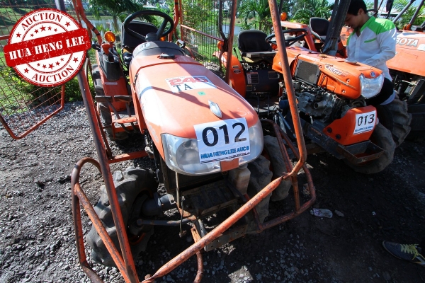 AUC 8 Code 012 แทรกเตอร์ kubota b2420 ราคา เริ่มต้นการประมูล 130,000 บาท