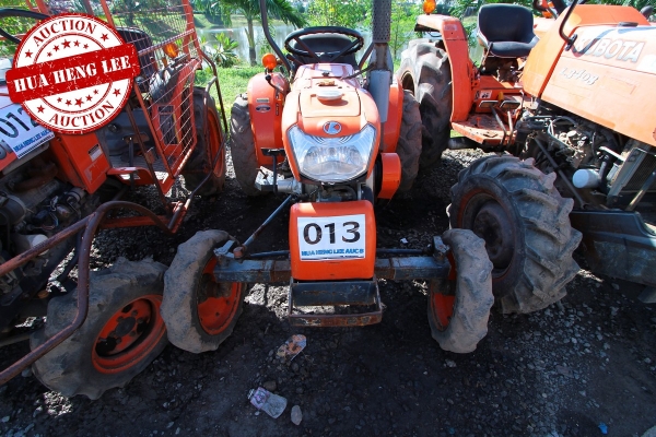 AUC 8 Code 013 แทรกเตอร์ kubota krt140 ราคา เริ่มต้นการประมูล 90,000 บาท