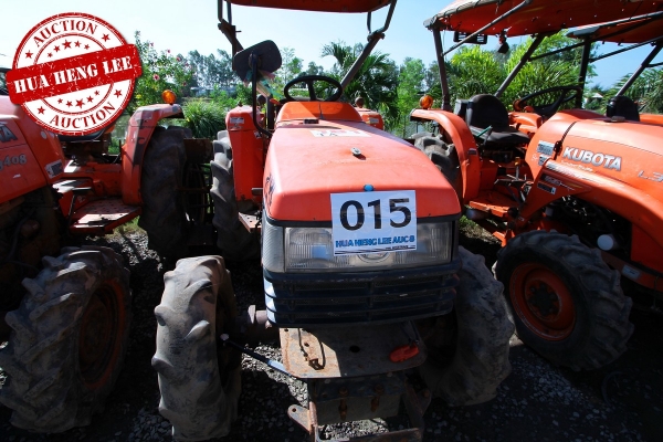 AUC 8 Code 015 แทรกเตอร์ kubota l3408 ราคา เริ่มต้นการประมูล 100,000 บาท